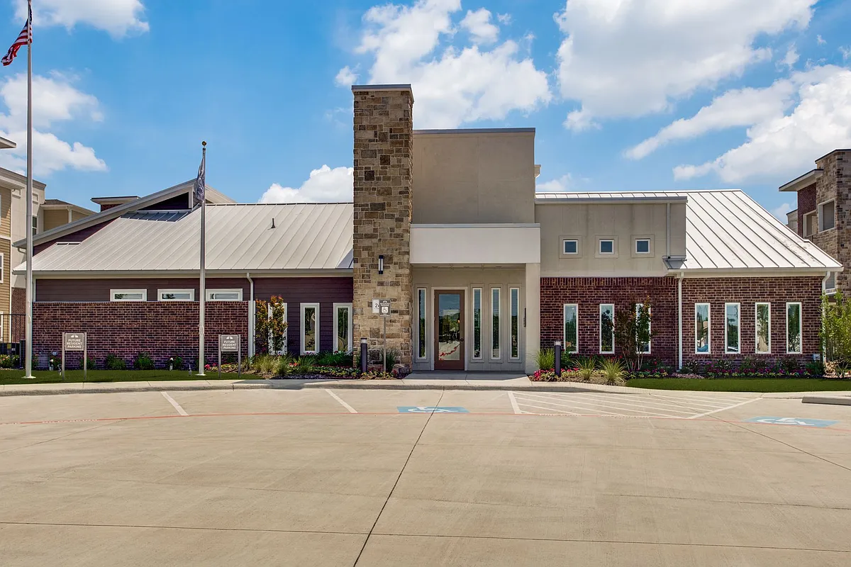 Building Photo - Palladium Glenn Heights