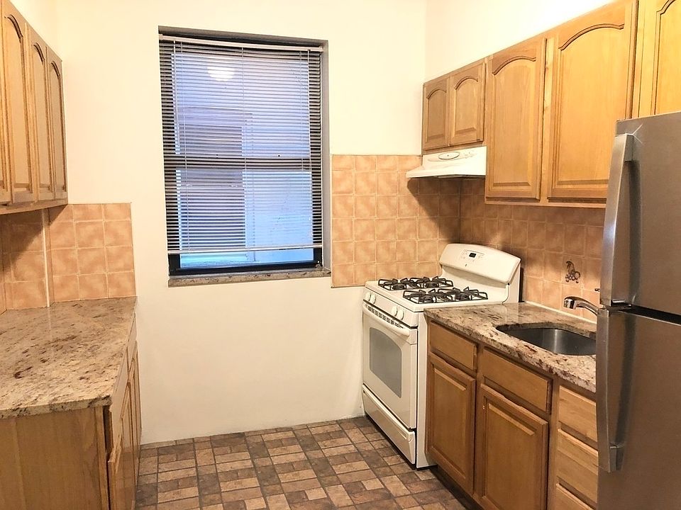 1st image of 21-07 38th St #E2