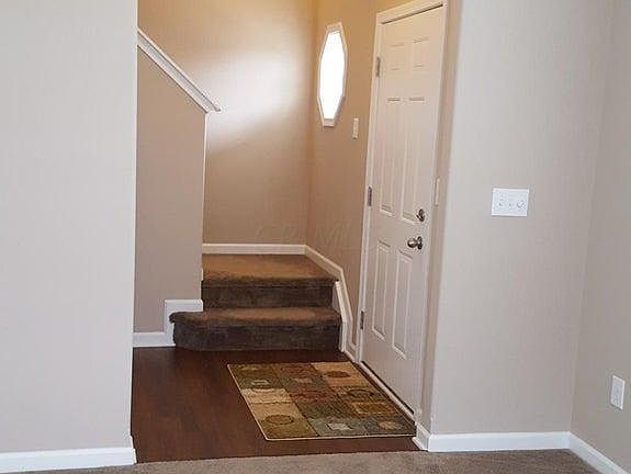 5th image of 98 Holly Hock Ln