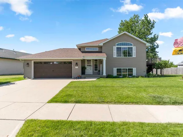 3311 Wintergreen Dr, Iowa City, IA 52240