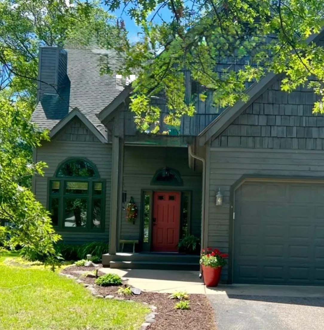 4 bed, 3200 sqft, $2,700 — Photo 1