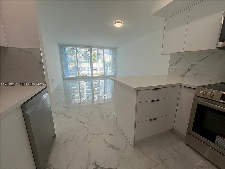 3505 S Ocean Dr #210 — Photo 5