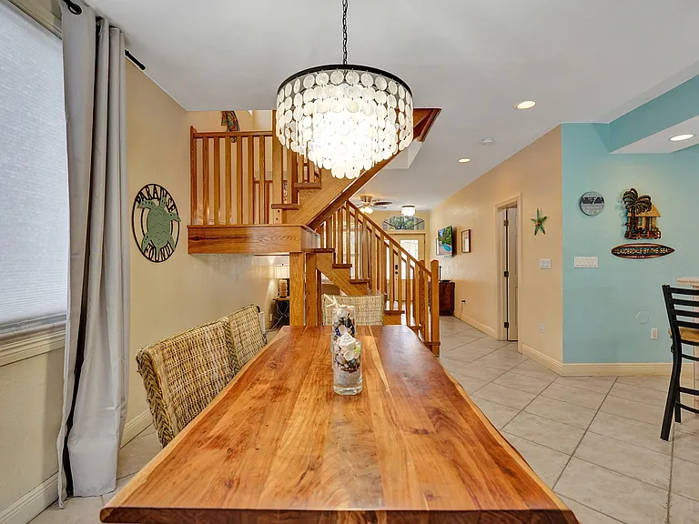 220 Pine Ave — Photo 12