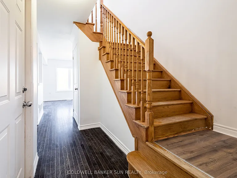 59 Todd Cres — Photo 13