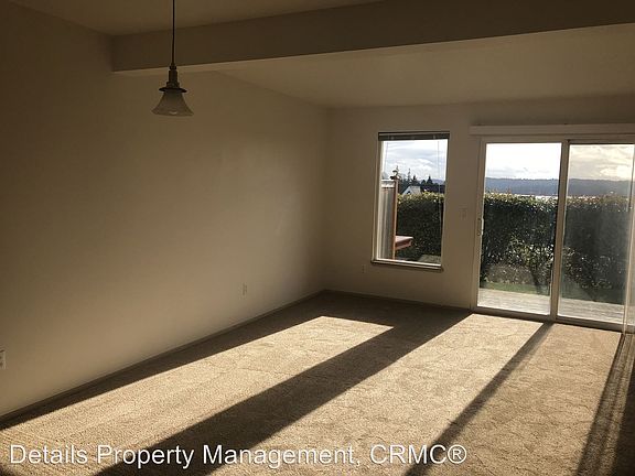 5th image of 155 Myreboe St NE Unit 4D