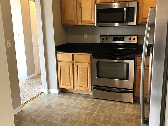 2nd image of 1100 Vista Pl APT O