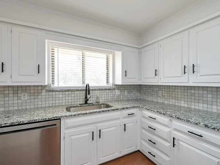 2127 Tanglewood Dr #D — Photo 11
