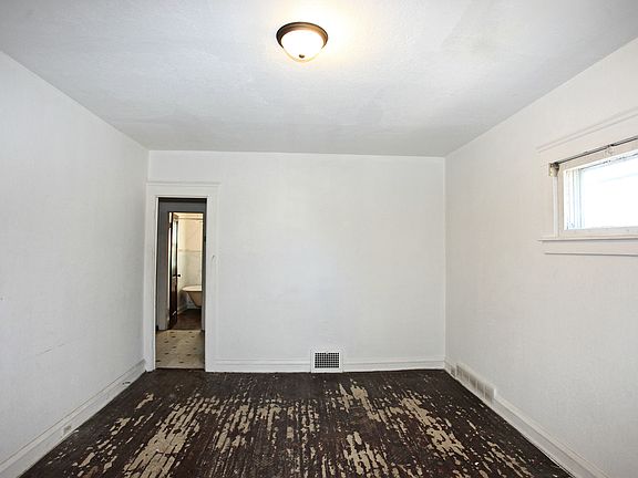 5th image of 12404 Revere Ave