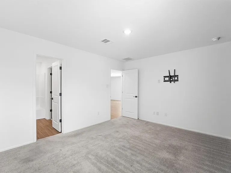 22238 Palladium Dr — Photo 17