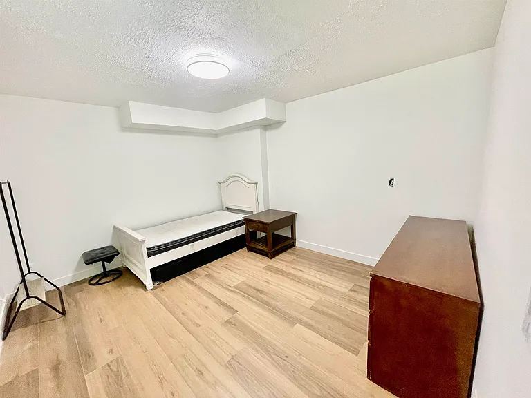 1965X 84th Ave #LOWER LEVEL — Photo 5