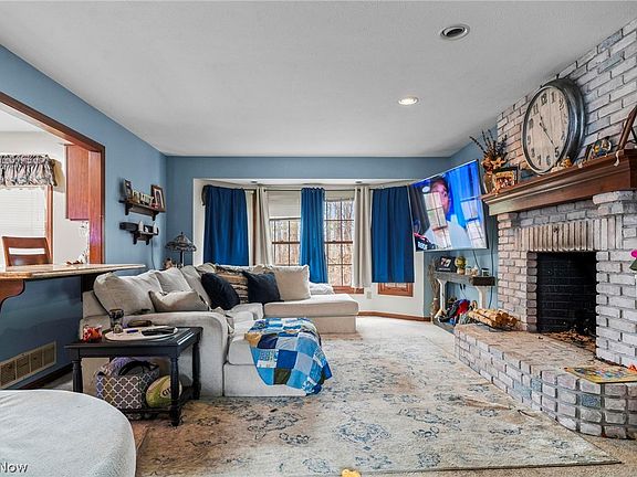 5th image of 8005 Hansom Pl