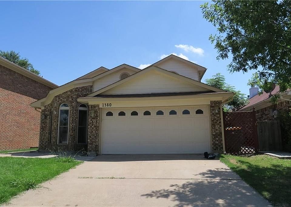 1st image of 1380 Chinaberry Dr