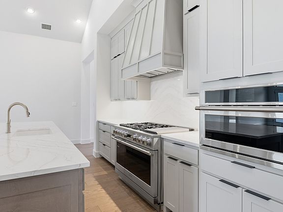 4th image of 306 Bramley Ln