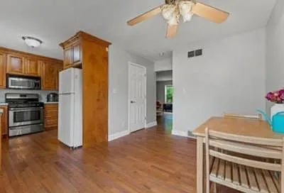 2118 N Palmer St — Photo 12