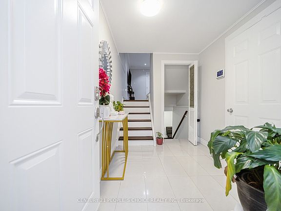 4th image of 10 Eden Park Dr