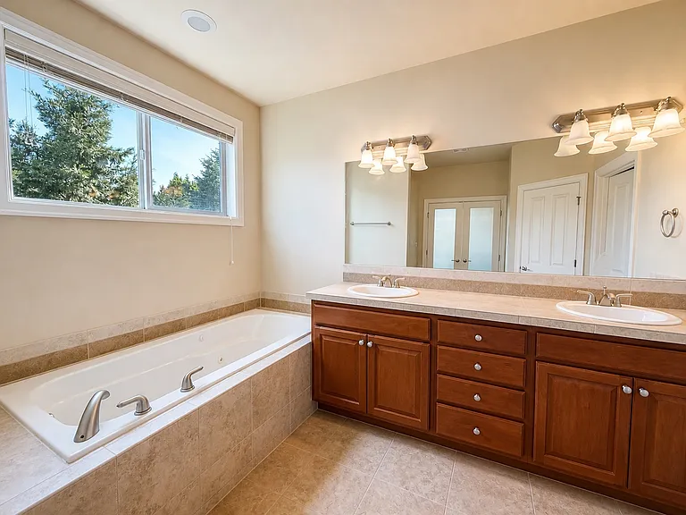 11018 NW Ironwood Ln — Photo 6