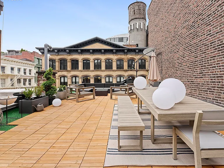 93 Grand St #PENTHOUSE — Photo 1