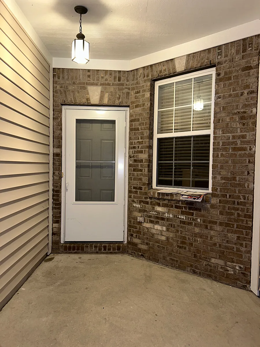 Building Photo - 5548 James Blair Dr