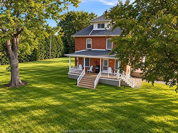 3rd image of 25139 Saint Clair Rd