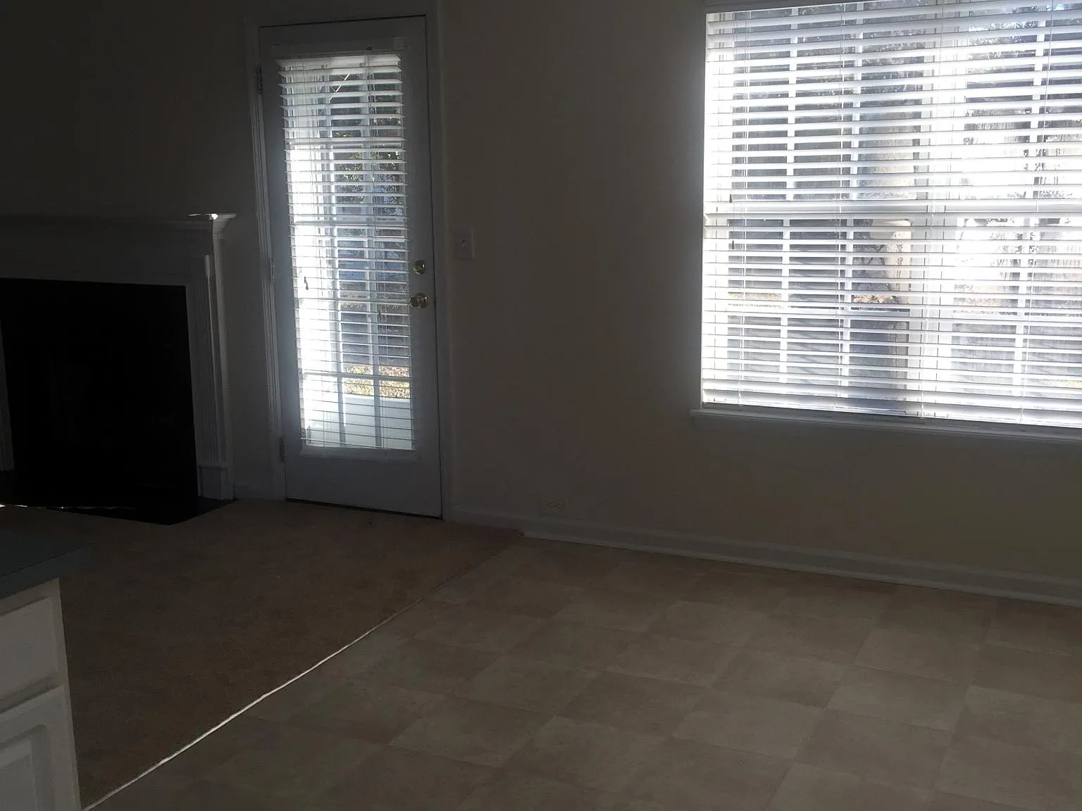 3 bed, 1247 sqft, $2,072 — Photo 4