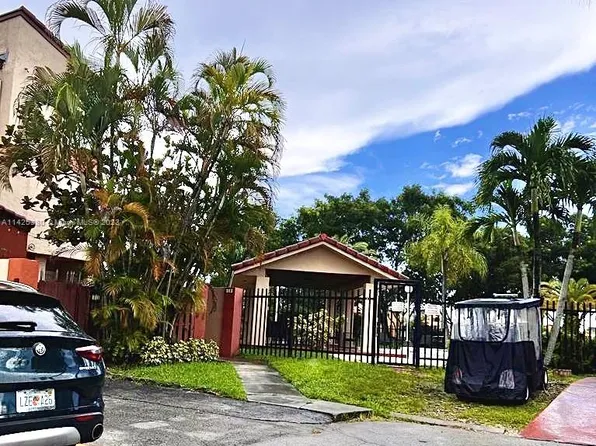 9959 NW 9th Street Cir APT 1-10, Miami, FL 33172