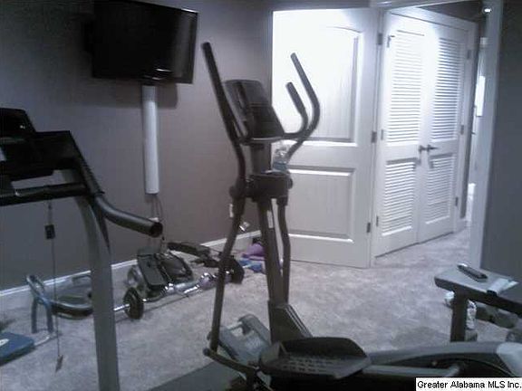 3rd image of 825 Vanessa Dr