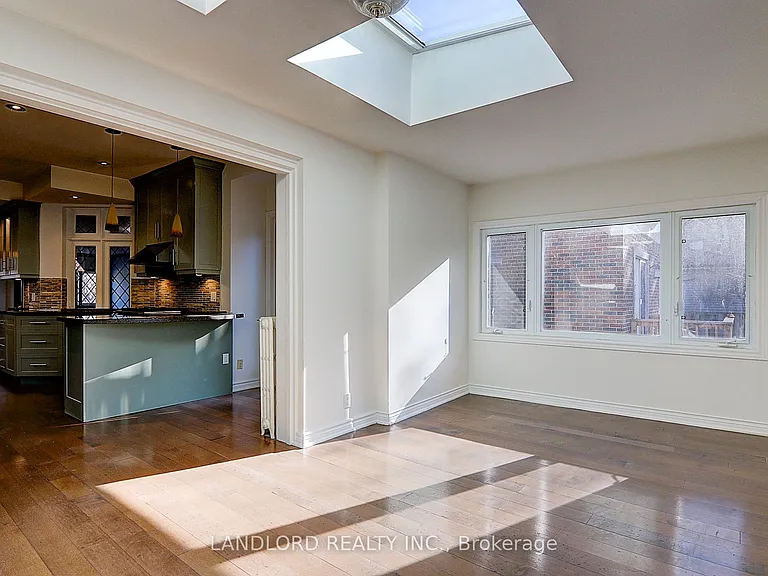 138 Fallingbrook Rd — Photo 9