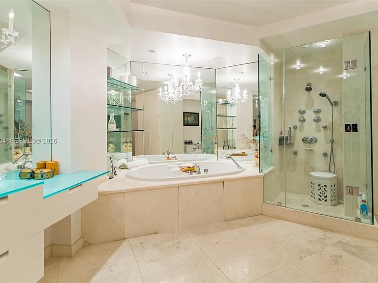 720 NE 69th St #19S — Photo 12