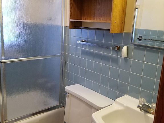 Bath tub/shower combo