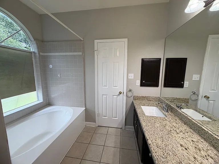 6335 John Chapman — Photo 14