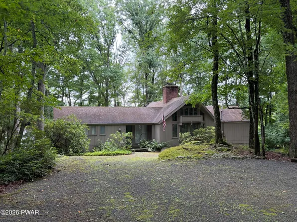 822 Dogwood Ct, Lords Valley, PA 18428