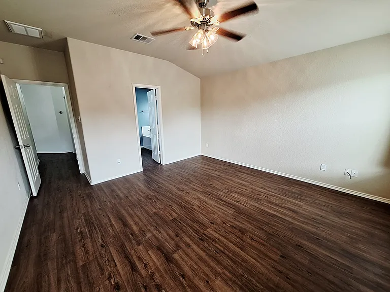 325 Comal Run — Photo 20