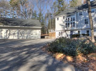 18 Rollins Farm Rd, Stratham, NH 03885