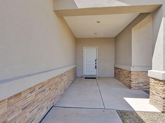 4th image of 15 Mountain View Ln