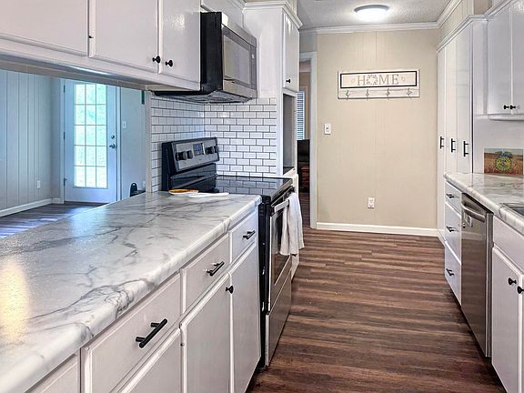 3rd image of 1550 Leona Dr
