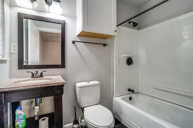 266 W Fulton St — Photo 11