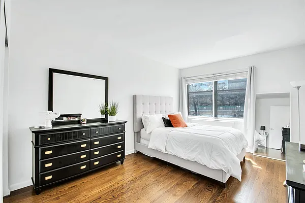 Sold by Compass | media 5