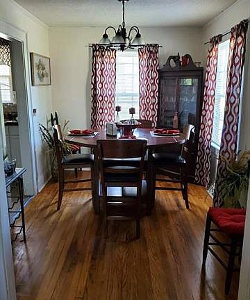 4th image of 611 E Maple Ave