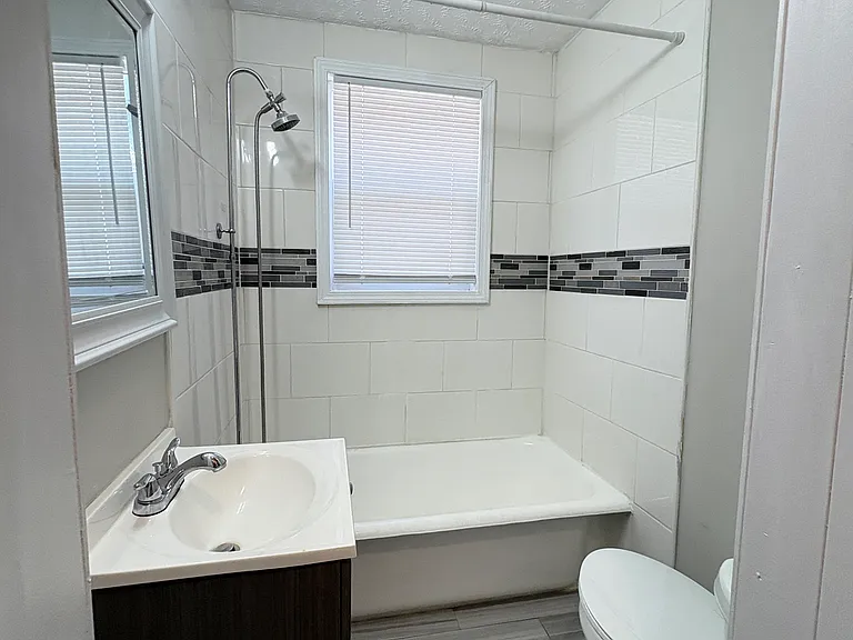 Meridian Living II — Photo 38