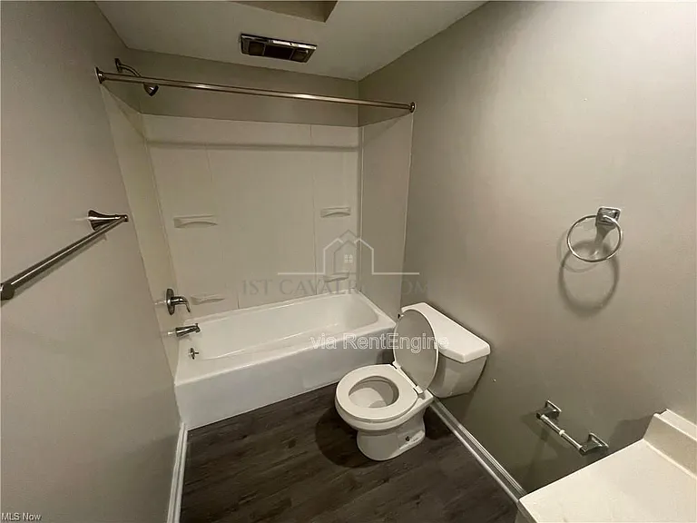1213 Sherman St — Photo 12