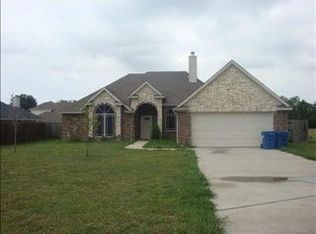 1112 Wintergreen Rd, Lancaster, TX 75134