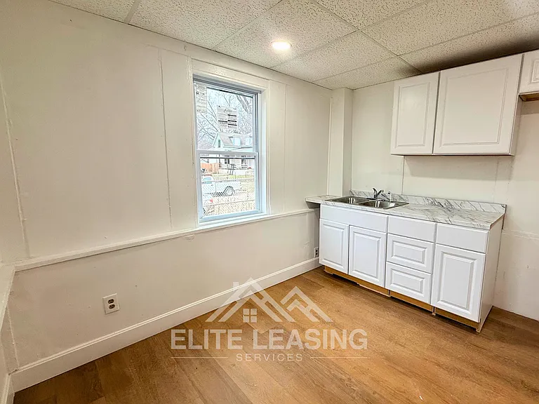 1438 Southwest Ave — Photo 2