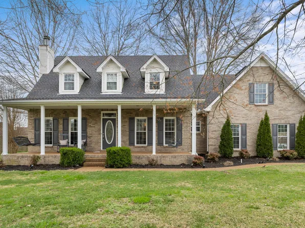 2996 Iroquois Dr, Thompsons Station, TN 37179