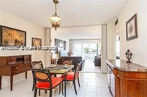 Hemispheres Condo — Photo 3