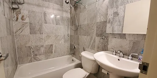 Rented by R New York