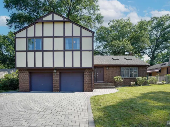 720 Ridgewood Rd, Oradell, NJ 07649