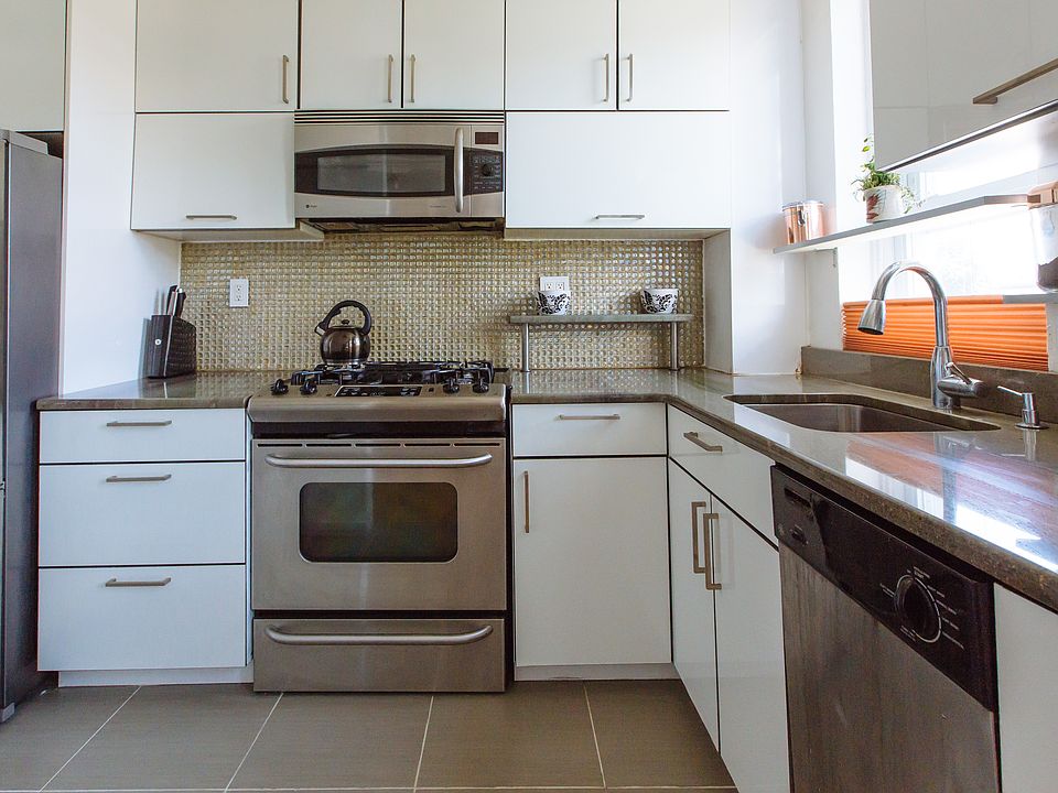 1st image of 393 2nd St #1