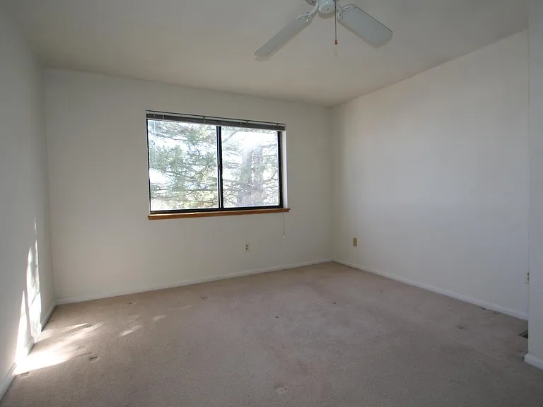 412 Owl Dr — Photo 8