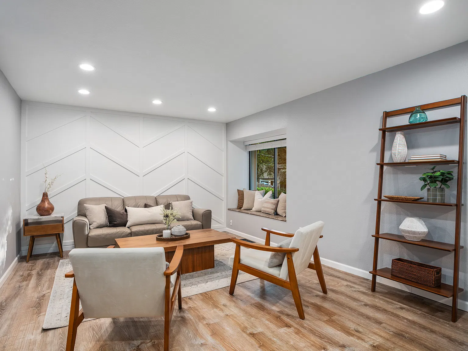 3 bed, 2.5 bath, 2260 sqft, $3,700 — Photo 3