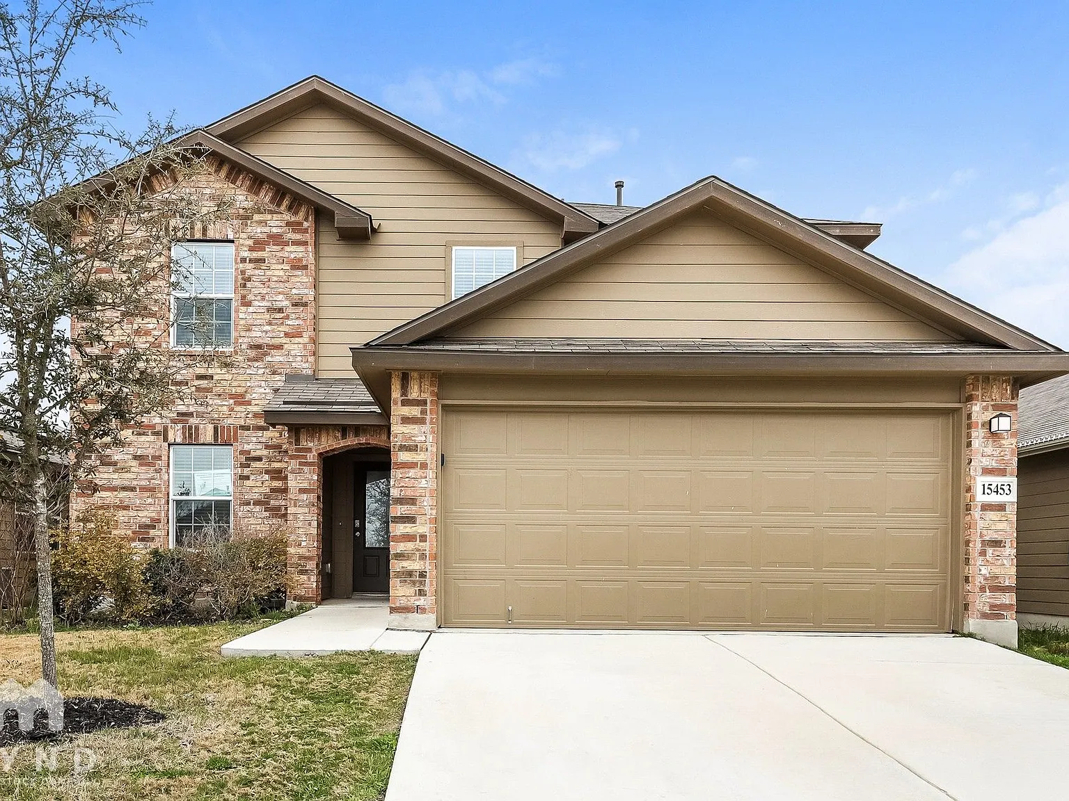 5 bed, 3.5 bath, 2687 sqft, $1,949 — Photo 1